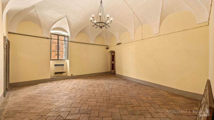 Image No.8-9 Bed Chateaux for sale