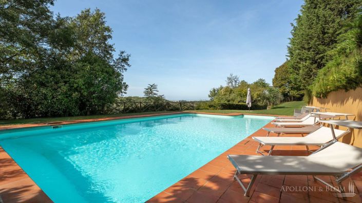 Image No.2-5 Bed Villa for sale