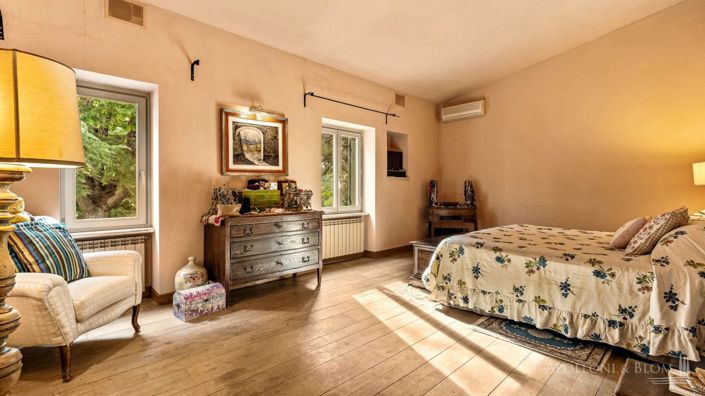 Image No.21-5 Bed Villa for sale