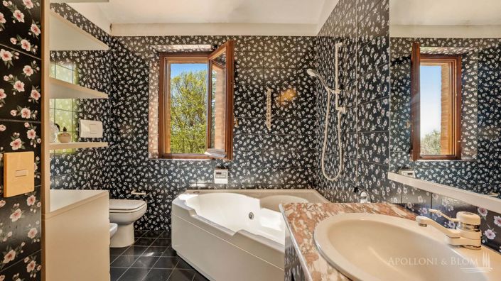 Image No.19-3 Bed Apartment for sale