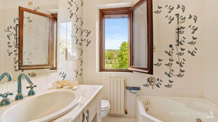 Image No.20-3 Bed Apartment for sale