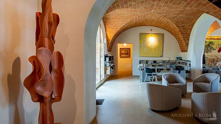 Image No.11-5 Bed Apartment for sale