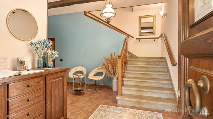 Image No.12-6 Bed Apartment for sale