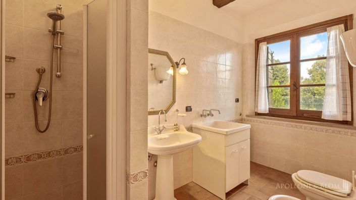 Image No.15-6 Bed Apartment for sale