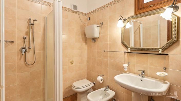 Image No.19-6 Bed Apartment for sale