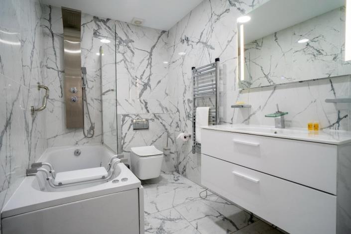 Image No.17-2 Bed Apartment for sale