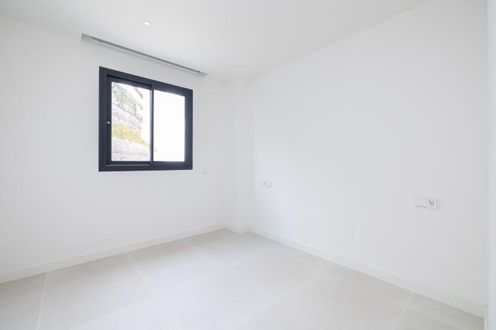 Image No.15-2 Bed Apartment for sale