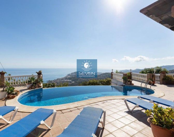 Image No.1-3 Bed Villa for sale