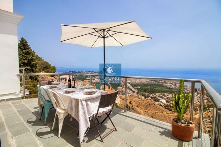 Image No.1-5 Bed Villa for sale