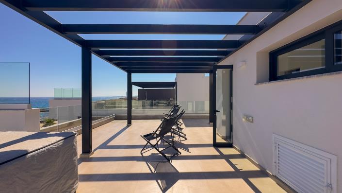 Image No.14-4 Bed Villa / Detached for sale