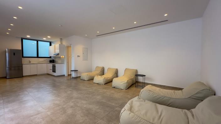 Image No.42-4 Bed Villa / Detached for sale