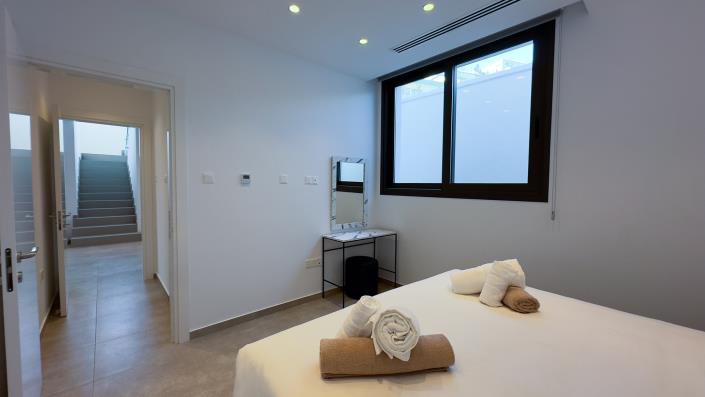 Image No.47-4 Bed Villa / Detached for sale