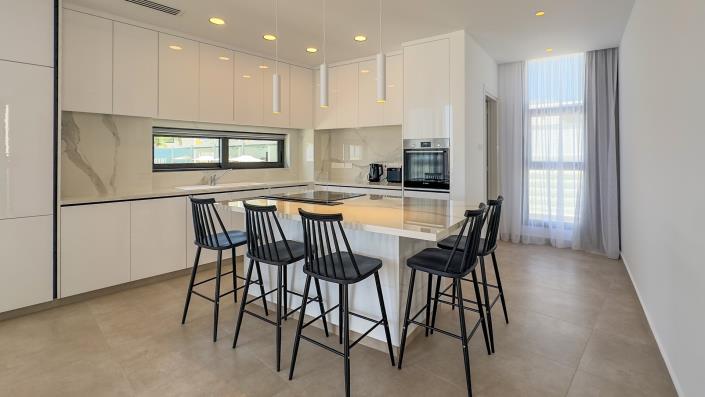 Image No.19-4 Bed Villa / Detached for sale