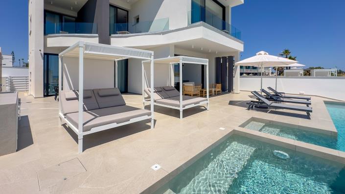 Image No.26-4 Bed Villa / Detached for sale