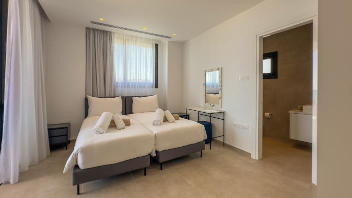 Image No.34-4 Bed Villa / Detached for sale