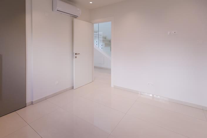 Image No.17-2 Bed Duplex for sale