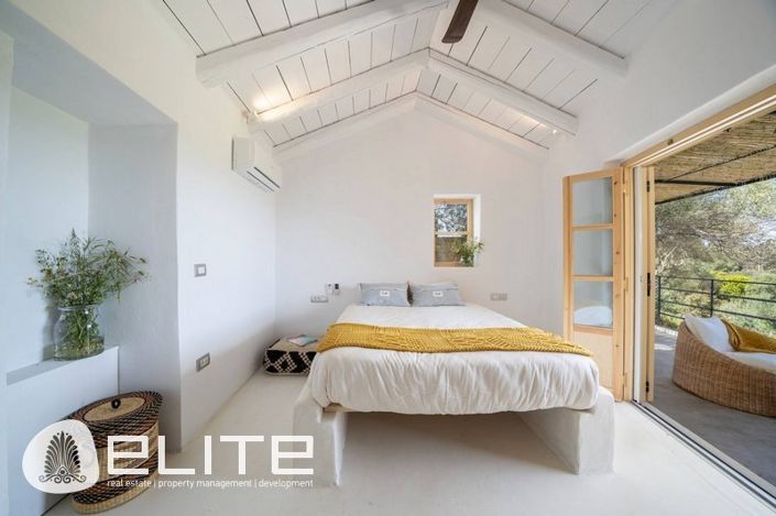 Image No.10-2 Bed Villa for sale