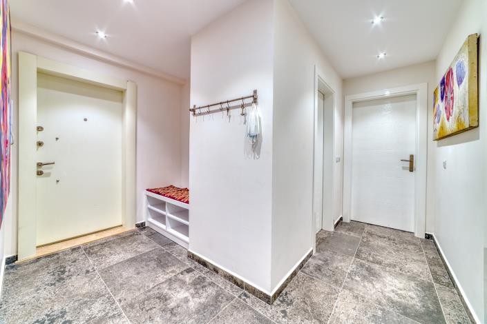 Image No.11-3 Bed Apartment for sale