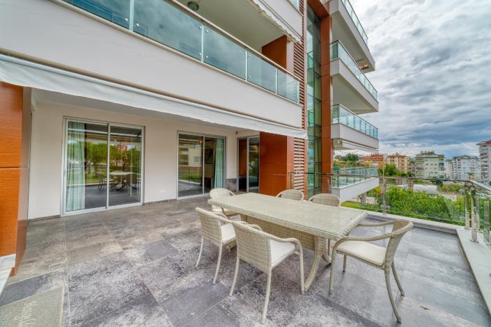 Image No.57-3 Bed Apartment for sale