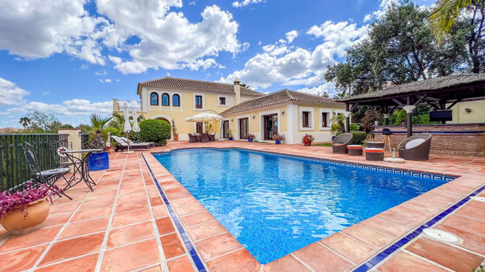 Image No.1-4 Bed Villa for sale