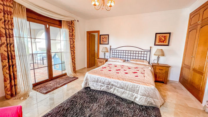 Image No.21-4 Bed Villa for sale