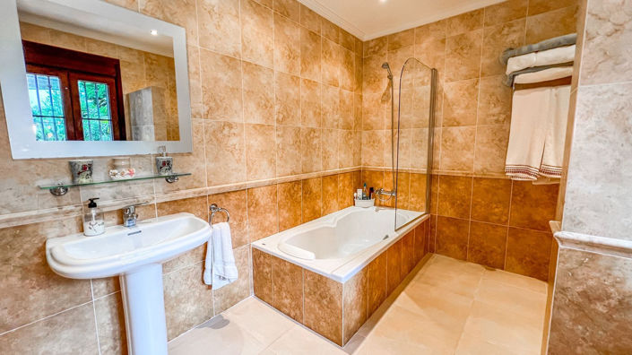 Image No.25-4 Bed Villa for sale