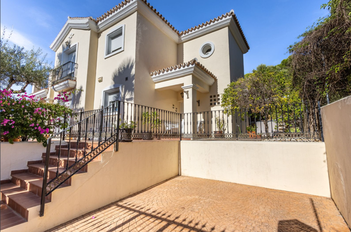 Image No.17-3 Bed Villa for sale