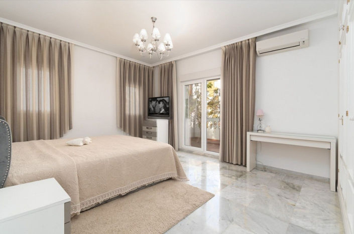 Image No.14-4 Bed Villa for sale