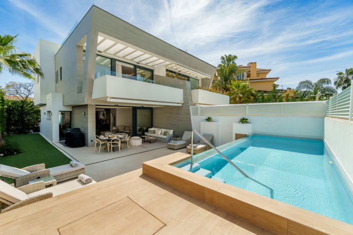 Image No.1-5 Bed House for sale