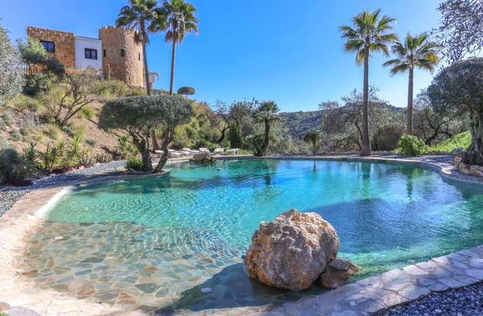 Image No.1-4 Bed Villa for sale