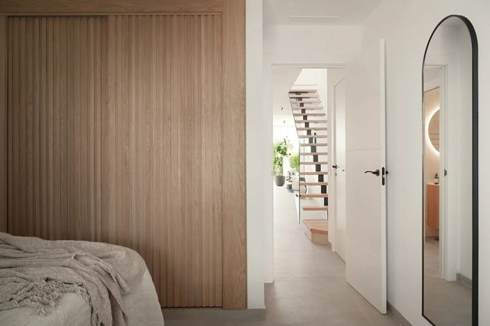 Image No.16-4 Bed Townhouse for sale