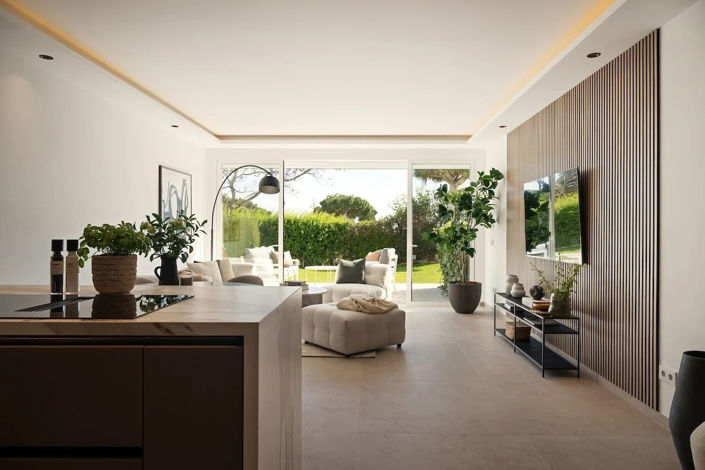 Image No.17-4 Bed Townhouse for sale