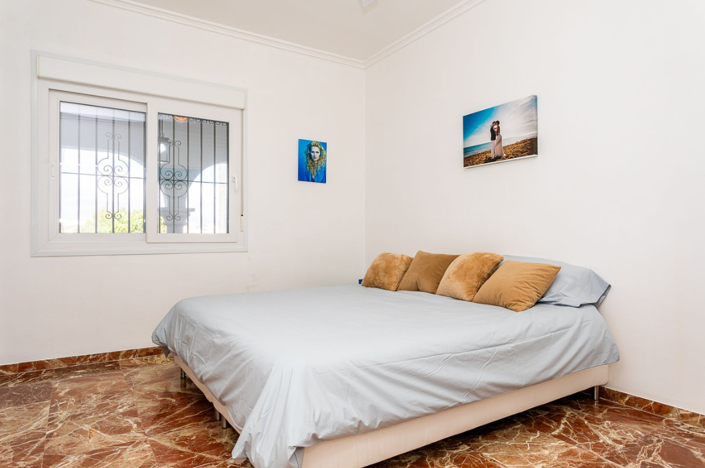 Image No.12-4 Bed Villa for sale