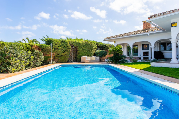 Image No.2-4 Bed Villa for sale