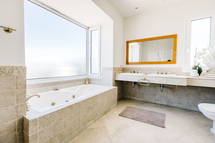 Image No.9-5 Bed Villa for sale