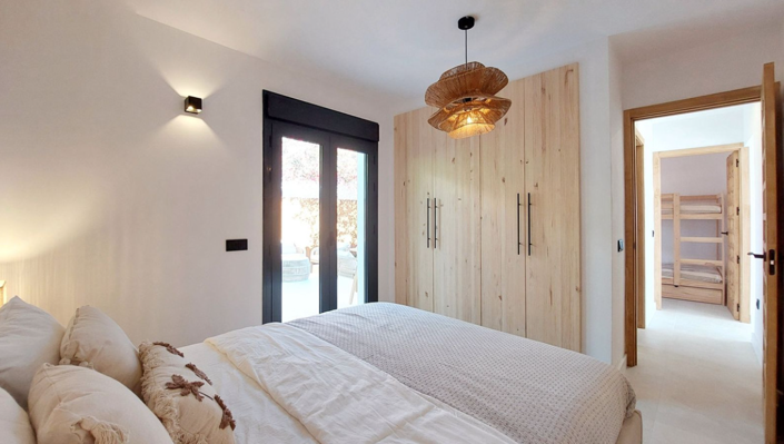 Image No.12-5 Bed Villa for sale