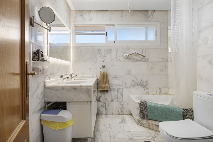 Image No.9-Maison de ville de 3 chambres à vendre à Estepona