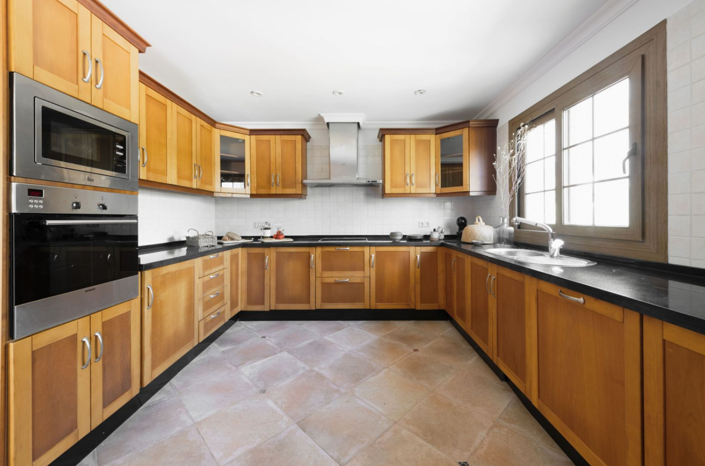 Image No.30-5 Bed Villa for sale