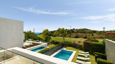 5 Bed Villa for sale
