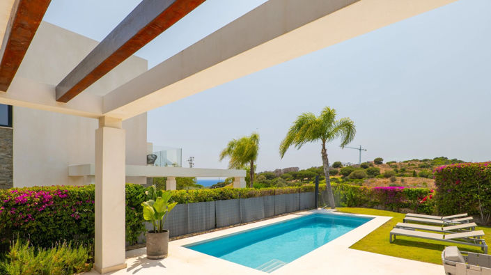 Image No.2-5 Bed Villa for sale