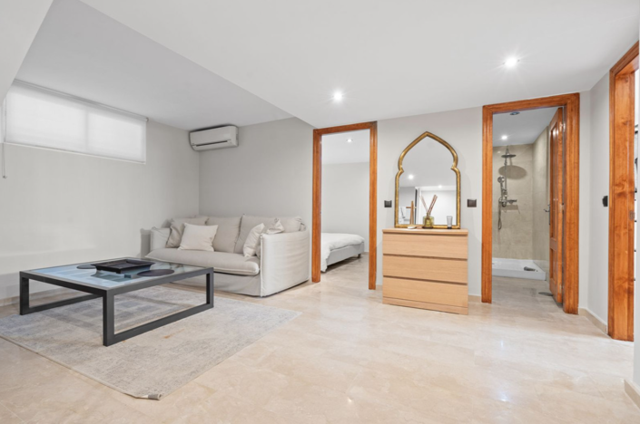 Image No.15-5 Bed Villa for sale