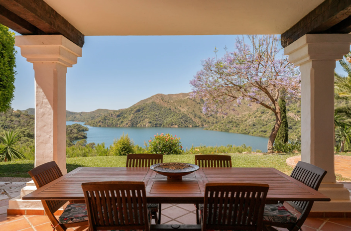 Image No.2-6 Bed Villa for sale