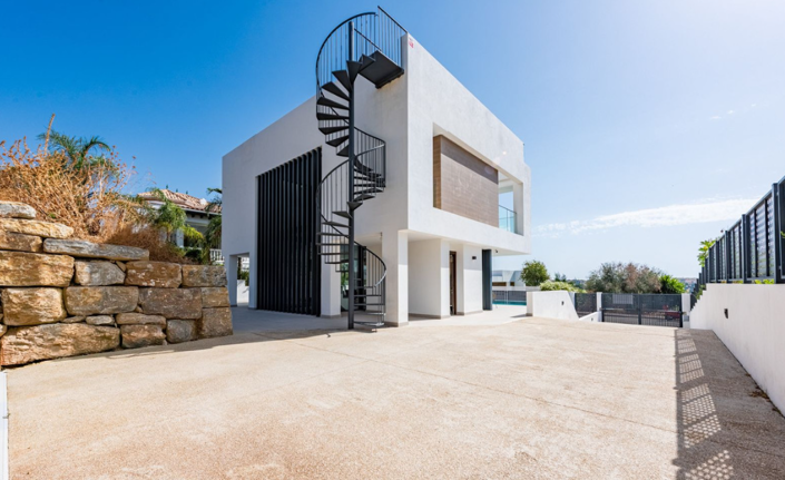 Image No.6-3 Bed Villa for sale