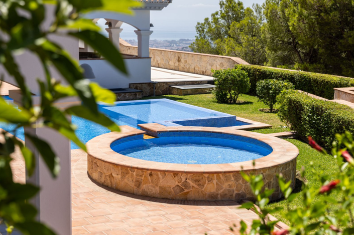 Image No.2-4 Bed Villa for sale