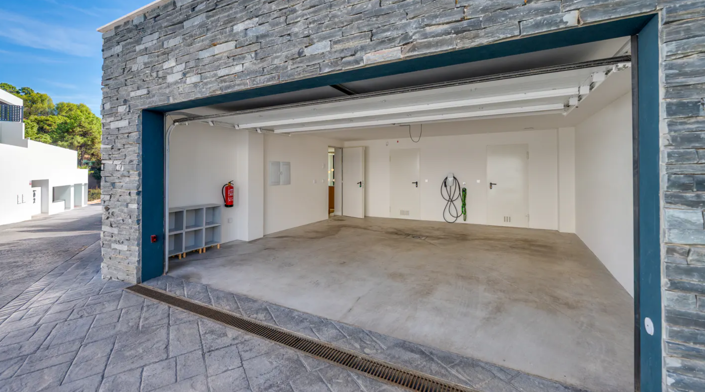 Image No.42-4 Bed Villa for sale