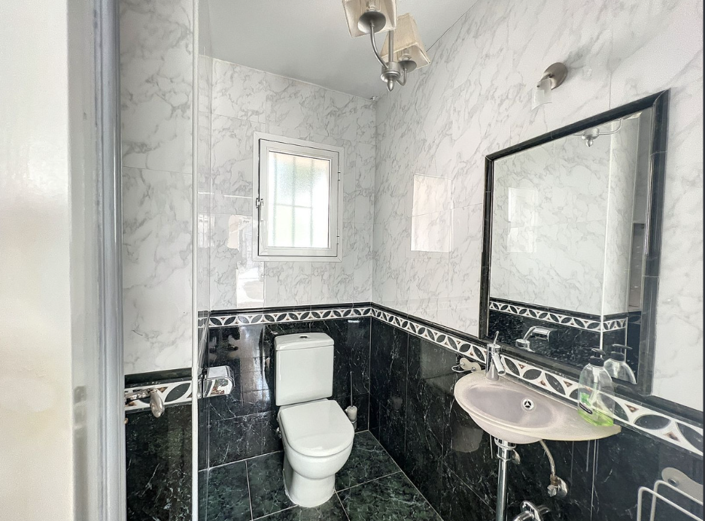 Image No.11-5 Bed Villa for sale