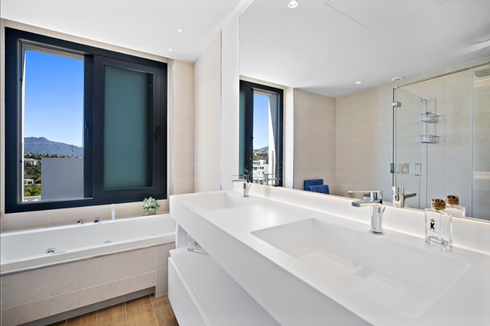 Image No.25-5 Bed Villa for sale