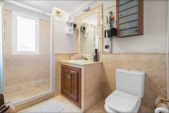 Image No.16-5 Bed Villa for sale