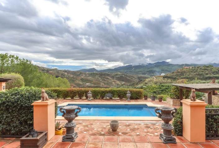 Image No.2-5 Bed Villa for sale