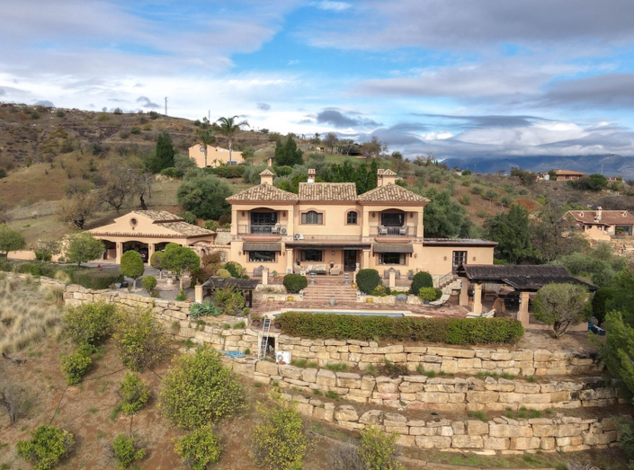 Image No.9-5 Bed Villa for sale